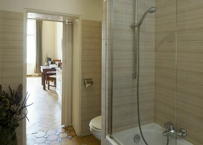 Hotel Old Town - Dusni 3*