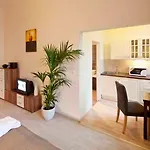 Hotel Old Town - Dusni
